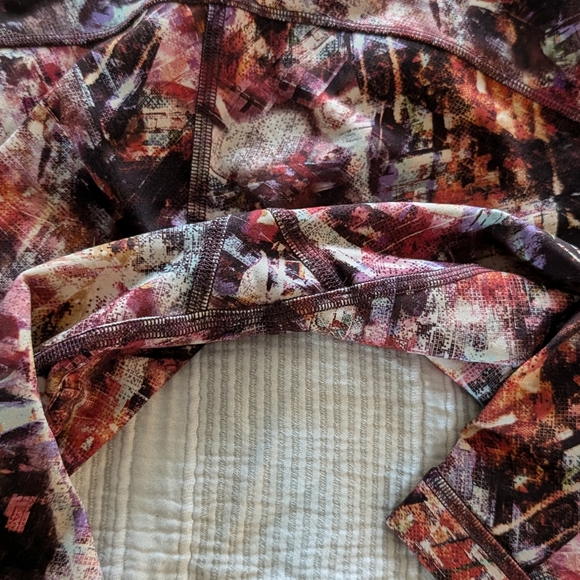 Lululemon Everlux & Mesh High Rise Short 10" - Picture 5 of 5